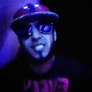 Meet your Posher, Charles